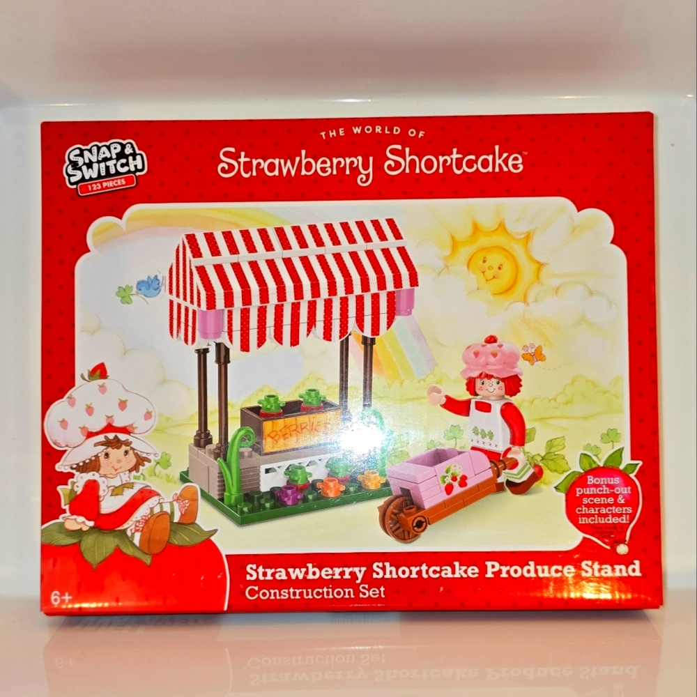 The World of Strawberry Shortcake 123 Piece Construction Set: Produce Stand/BNIB